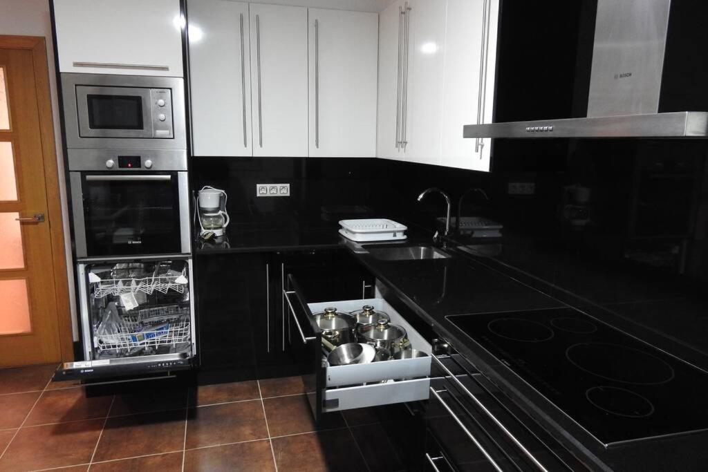 Apartamento De 4 Dormitorios En Camariñas 외부 사진